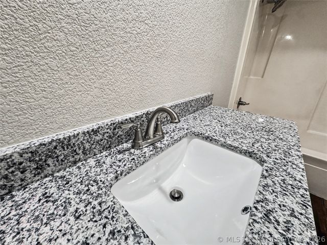 1202 S Ross Avenue, Tahlequah, OK 74464