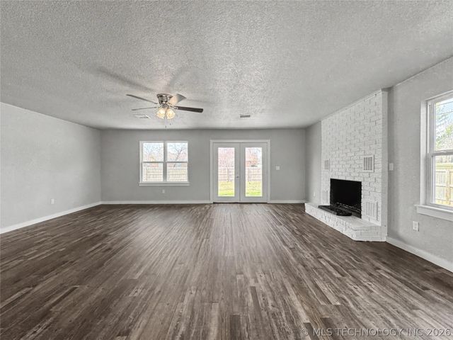 1202 S Ross Avenue, Tahlequah, OK 74464