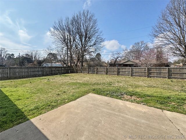 1202 S Ross Avenue, Tahlequah, OK 74464