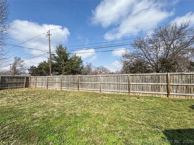 1202 S Ross Avenue, Tahlequah, OK 74464