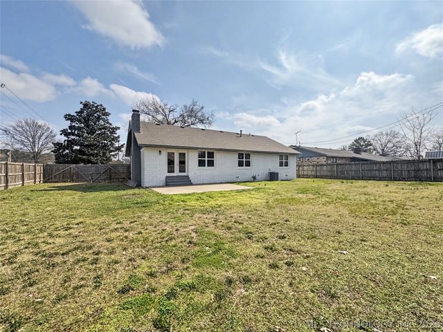 1202 S Ross Avenue, Tahlequah, OK 74464