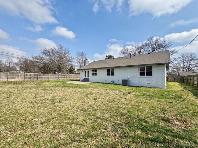 1202 S Ross Avenue, Tahlequah, OK 74464