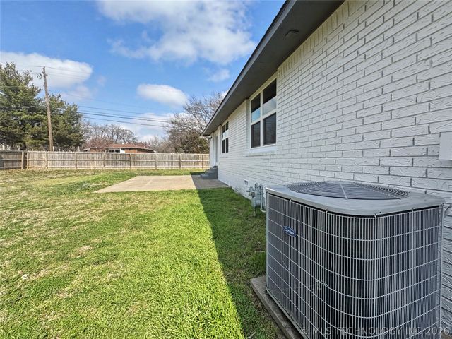 1202 S Ross Avenue, Tahlequah, OK 74464