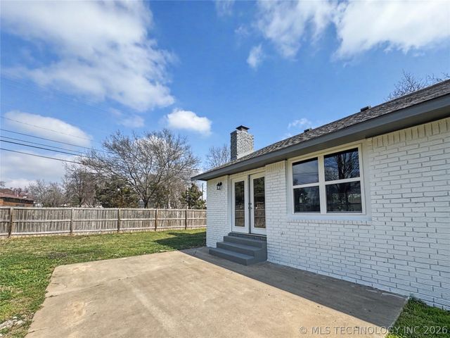 1202 S Ross Avenue, Tahlequah, OK 74464
