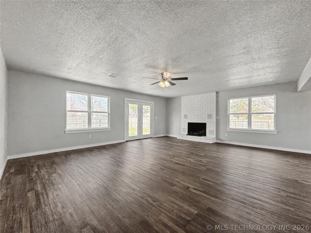 1202 S Ross Avenue, Tahlequah, OK 74464