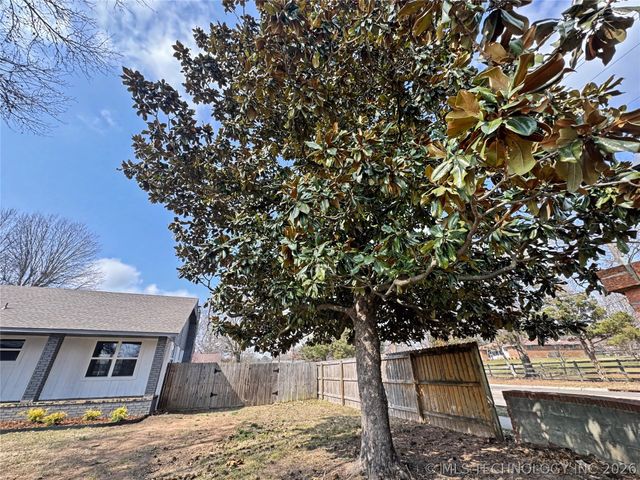 1202 S Ross Avenue, Tahlequah, OK 74464