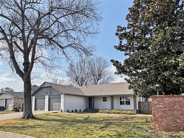 1202 S Ross Avenue, Tahlequah, OK 74464
