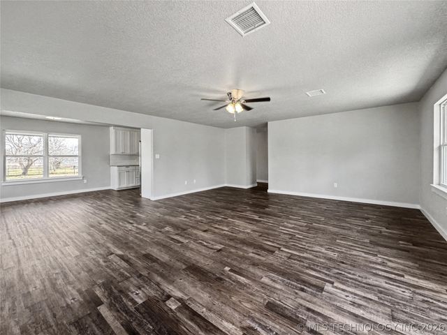 1202 S Ross Avenue, Tahlequah, OK 74464