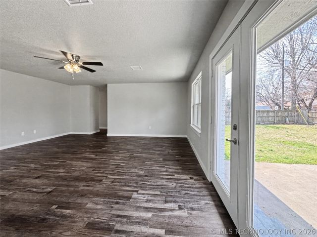 1202 S Ross Avenue, Tahlequah, OK 74464