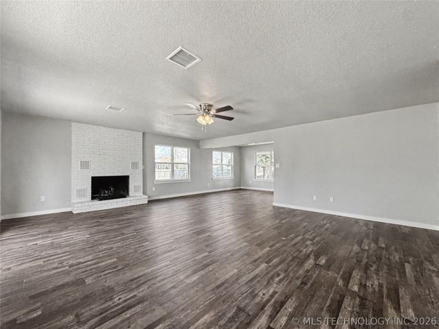 1202 S Ross Avenue, Tahlequah, OK 74464