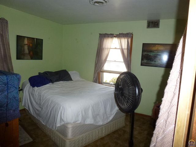 718 W 6th Ave, Emporia, KS 66801