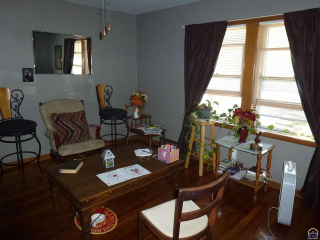 718 W 6th Ave, Emporia, KS 66801