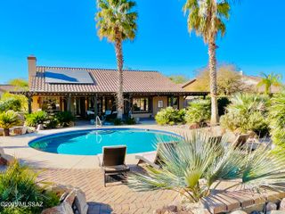 1556 W Periwinkle Place, Tucson, AZ 85737