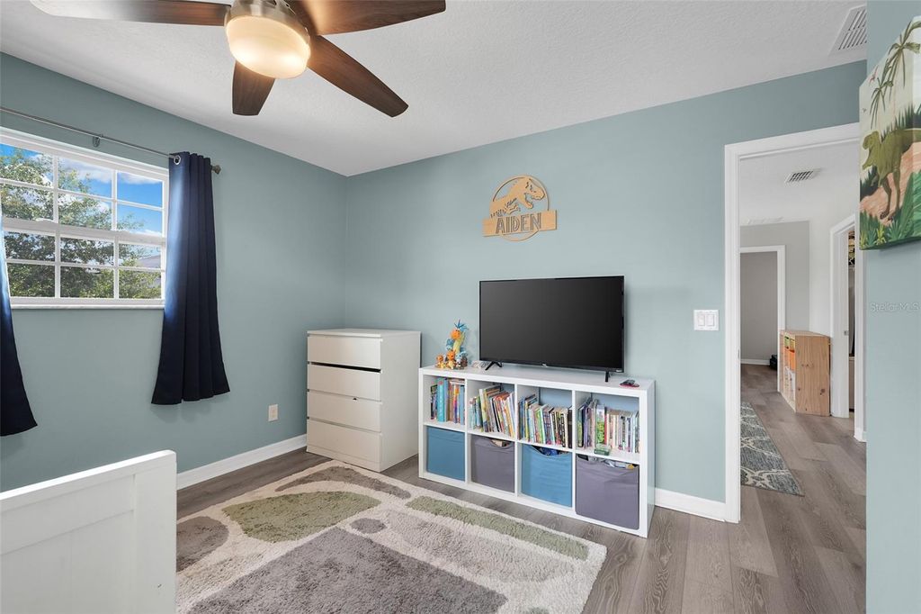 Image 45 of property listing at 693 BLACK EAGLE DRIVE, Groveland, FL 34736