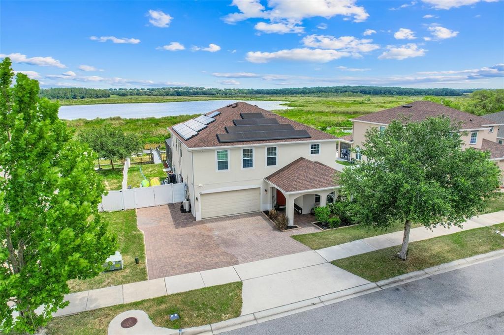 Image 9 of property listing at 693 BLACK EAGLE DRIVE, Groveland, FL 34736