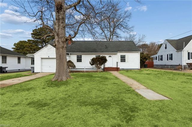 121 Cambridge PL, Hampton, VA 23669