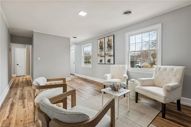 121 Cambridge PL, Hampton, VA 23669