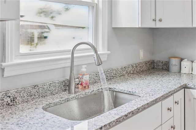 121 Cambridge PL, Hampton, VA 23669