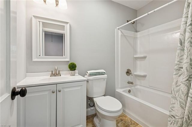 121 Cambridge PL, Hampton, VA 23669