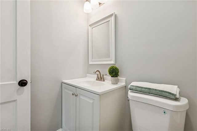 121 Cambridge PL, Hampton, VA 23669