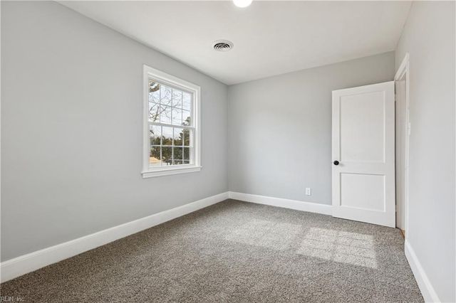 121 Cambridge PL, Hampton, VA 23669