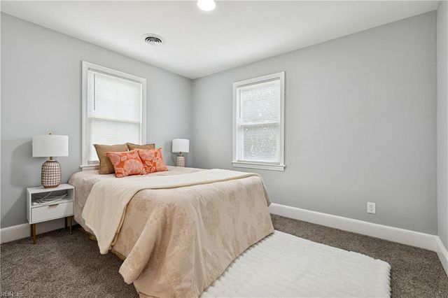 121 Cambridge PL, Hampton, VA 23669