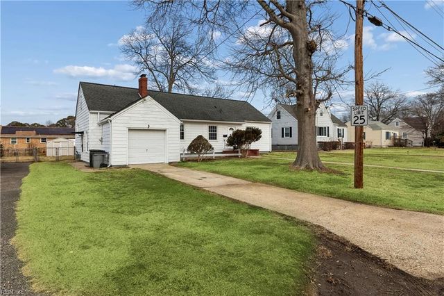 121 Cambridge PL, Hampton, VA 23669