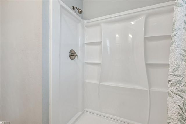 121 Cambridge PL, Hampton, VA 23669