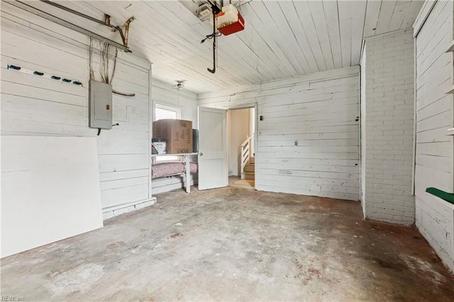 121 Cambridge PL, Hampton, VA 23669