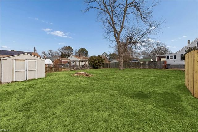 121 Cambridge PL, Hampton, VA 23669