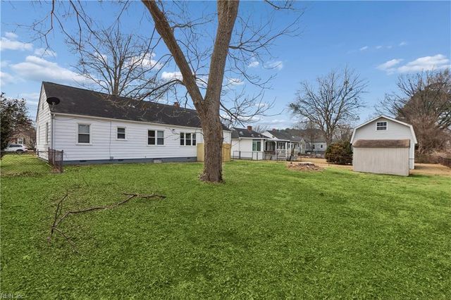 121 Cambridge PL, Hampton, VA 23669