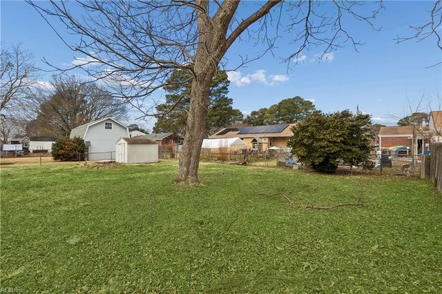 121 Cambridge PL, Hampton, VA 23669