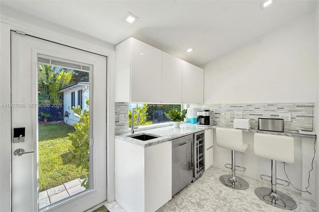 3305 NE 16th Ct, Fort Lauderdale, FL 33305