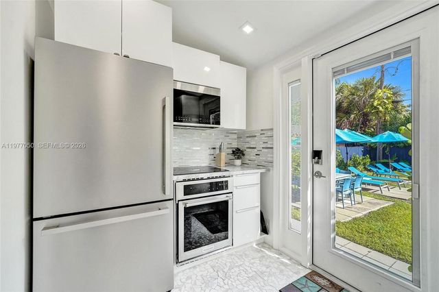 3305 NE 16th Ct, Fort Lauderdale, FL 33305