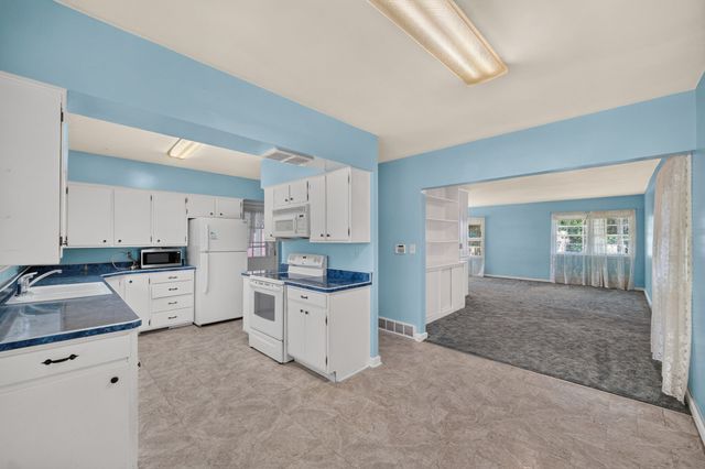 623 Rose Avenue, Des Moines, IA 50315