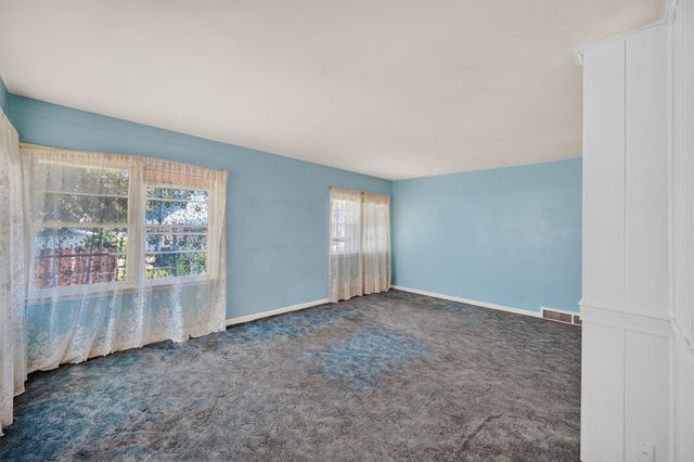 623 Rose Avenue, Des Moines, IA 50315