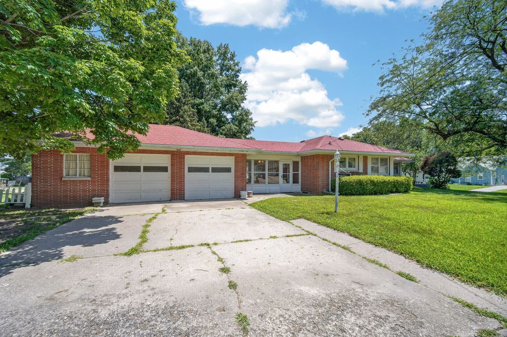 623 Rose Avenue, Des Moines, IA 50315