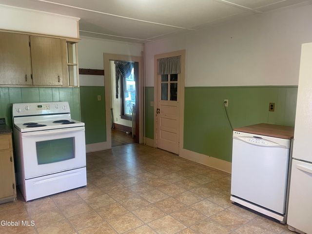 25 Saratoga Avenue, South Glens Falls, NY 12803