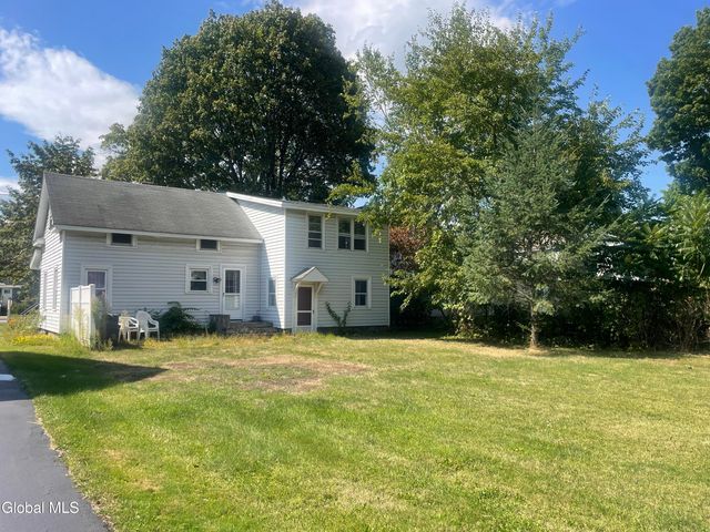 25 Saratoga Avenue, South Glens Falls, NY 12803