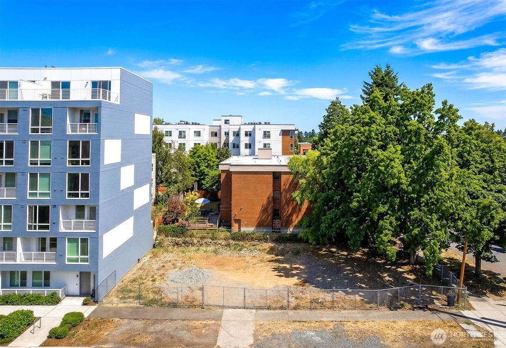 1103 NW Market Street, Seattle, WA 98107