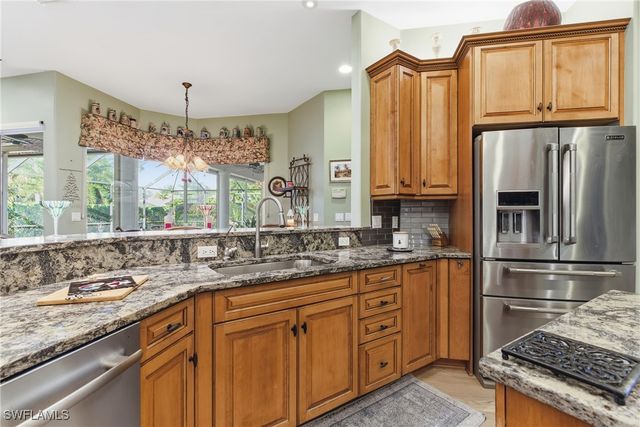 5867 Marble CT, Naples, FL 34110