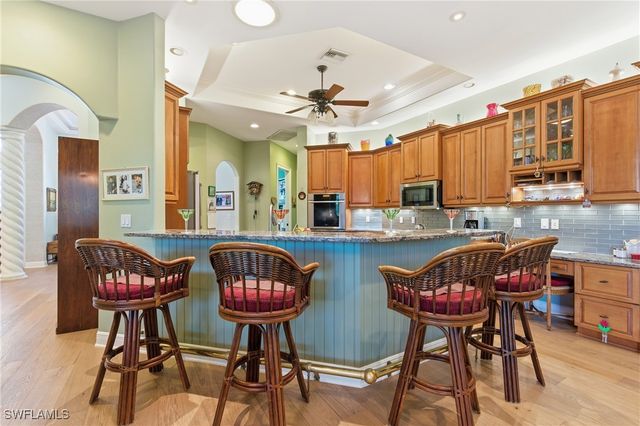 5867 Marble CT, Naples, FL 34110