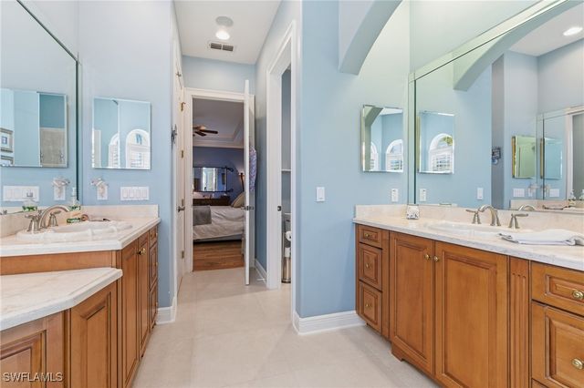 5867 Marble CT, Naples, FL 34110