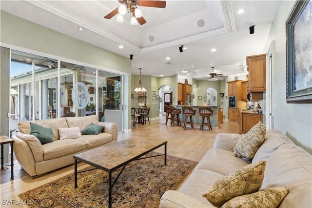 5867 Marble CT, Naples, FL 34110