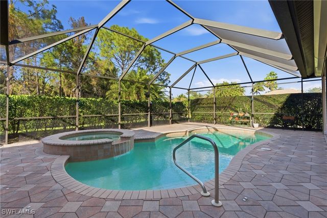 5867 Marble CT, Naples, FL 34110