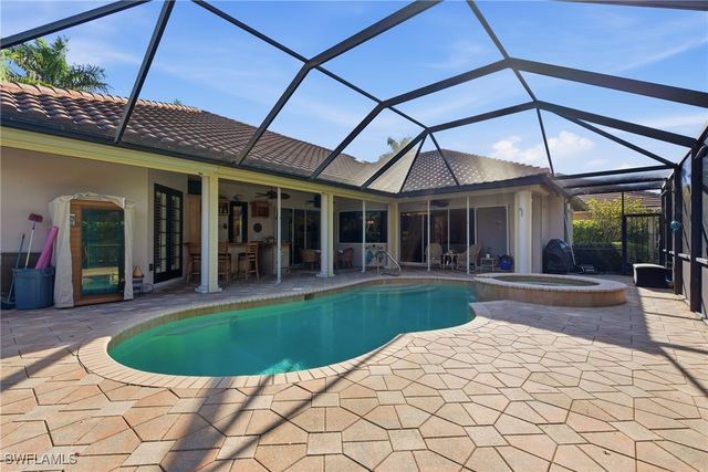 5867 Marble CT, Naples, FL 34110