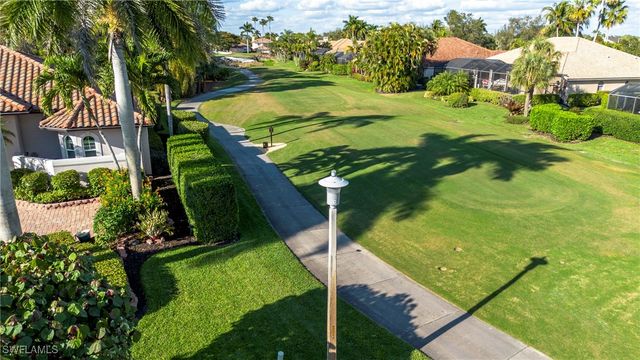 5867 Marble CT, Naples, FL 34110