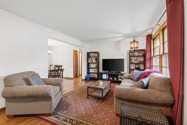 8528 Columbus Avenue S, Bloomington, MN 55420