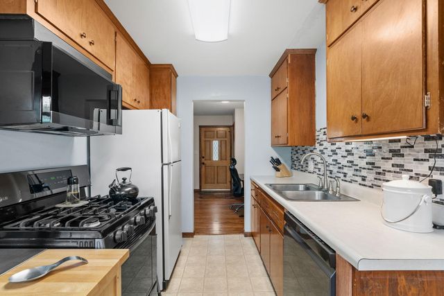 8528 Columbus Avenue S, Bloomington, MN 55420