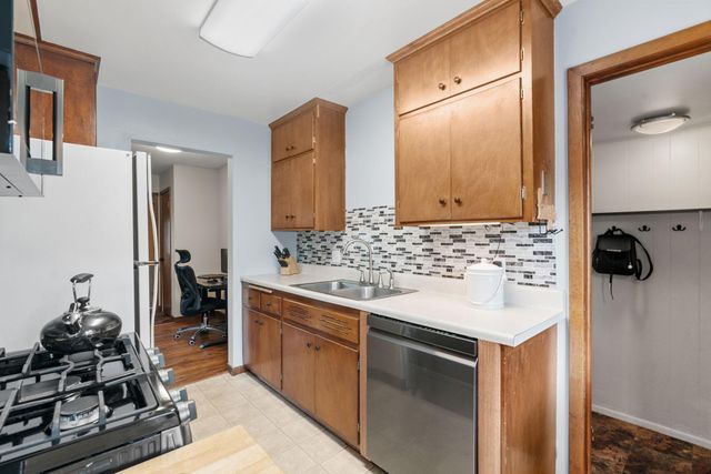 8528 Columbus Avenue S, Bloomington, MN 55420